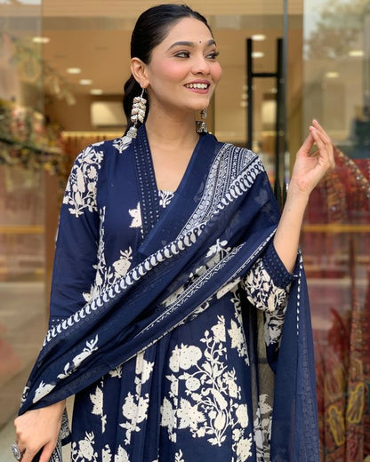 Women Cotton Blue Kurta Pant And Dupatta Set