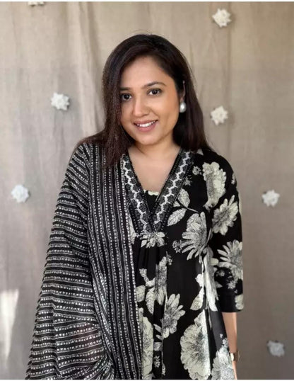 Midnight Bloom Kurta Set