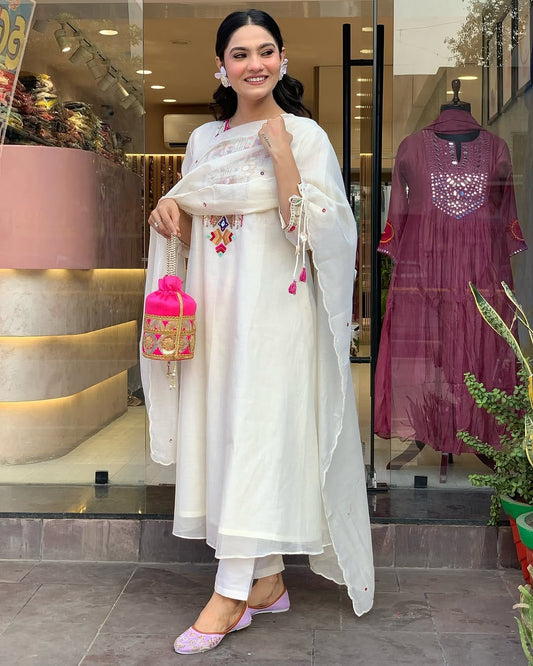 Libas kurta Ivory White Embroidered Kurta Set