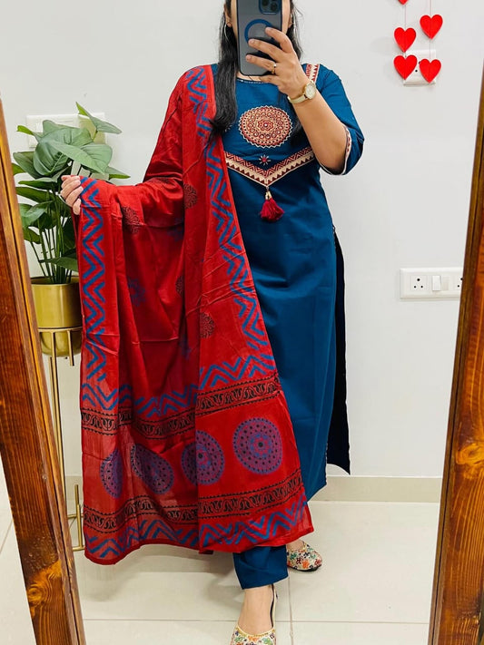 LIBAS KURTA LOOK UR BEST THIS FESTIVE SEASON IN OUR SILK LEHERIYA PRINT SET EUTH HANDWORK IN MOST AMAZING COLOUR